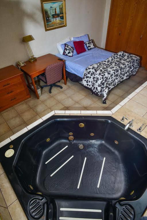 เมนสเตย์ โฮเต็ล เอ็กซ์เทนด์ สเตย์ แคนตัน โอไฮโอ Motel Lake Cable ภายนอก รูปภาพ